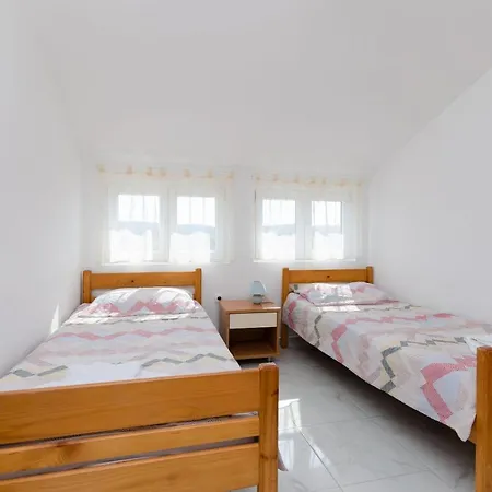 Apartment Slobodanka *