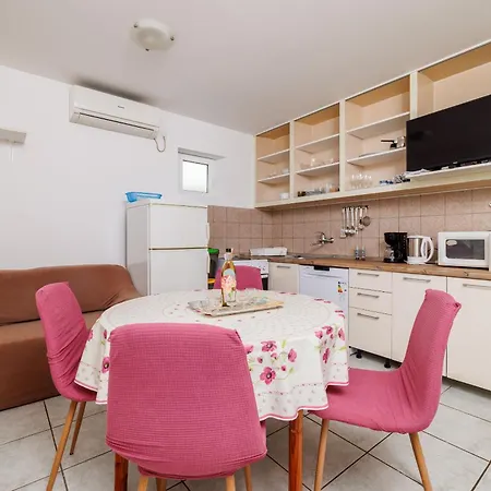 Slobodanka Apartment *