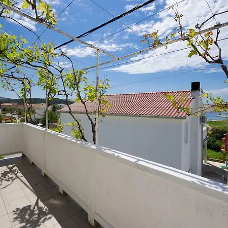 Slobodanka Appartamento Lopar